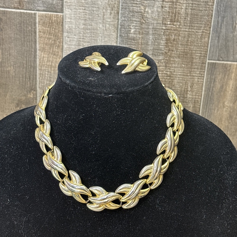 Vintage Gold Tone Necklace Earrings Set Chunky Link Statement Demi Parure